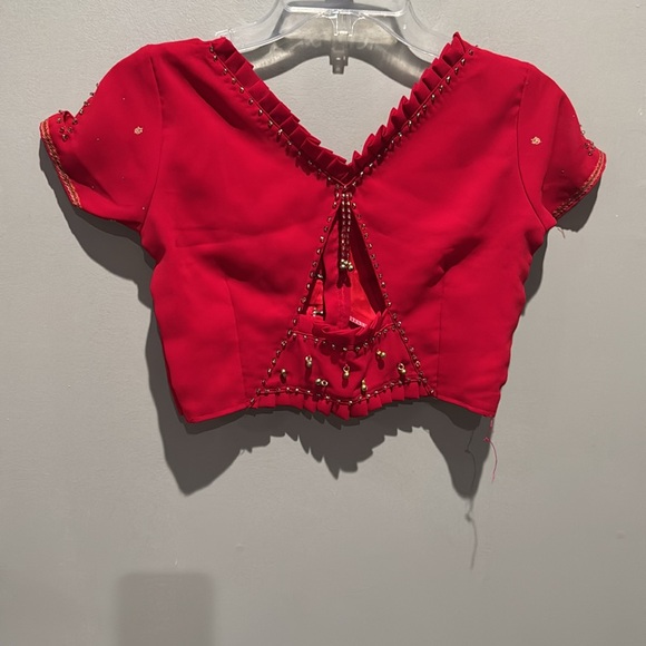 Red color blouse with gold designs - Picture 4 of 9